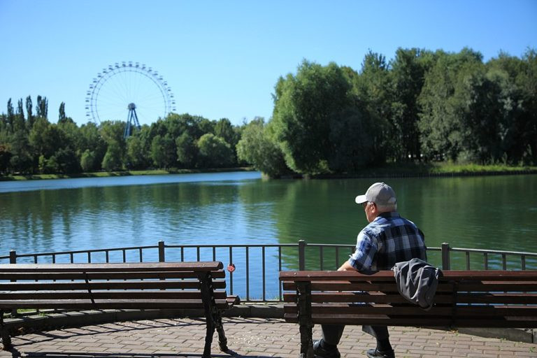 Thủ đô nước Nga được mệnh danh là "thành phố của các công viên" khi có tới hơn 120 công viên, được trang bị mọi thứ cần thiết như ghế dài, Wi-Fi, quán cà phê, lối đi và khu vực dành cho thể thao và nhiều hơn nữa.