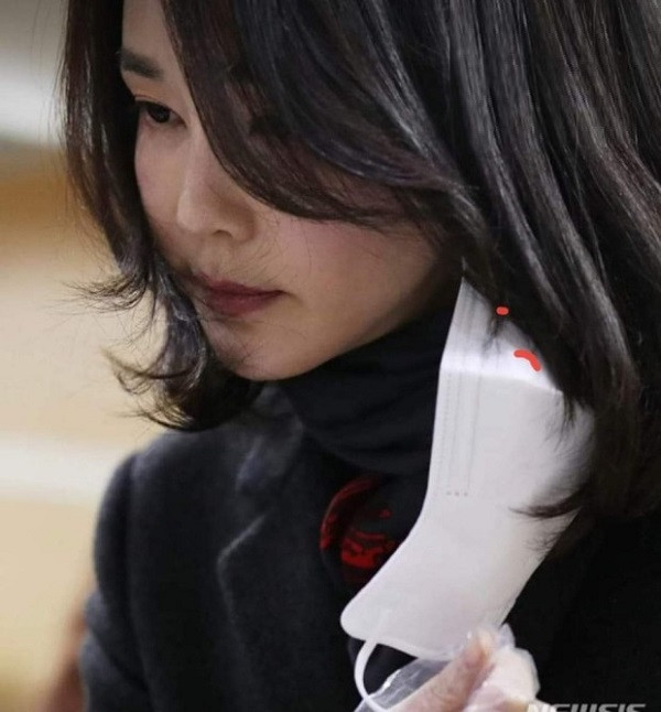 Trong một cuộc phỏng vấn vào năm 2018, bà Kim từng chia sẻ về việc không muốn từ bỏ sự nghiệp chỉ vì chồng là quan chức cấp cao.