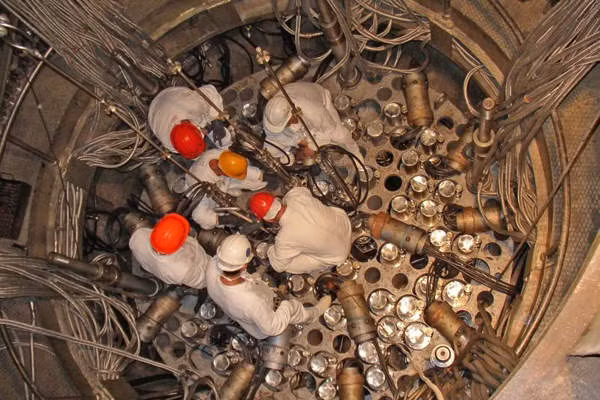 Mỗi lò tạo ra 950MW, cho tổng sản lượng đạt tới 5.700MW, đủ năng lượng cho khoảng 4 triệu ngôi nhà.