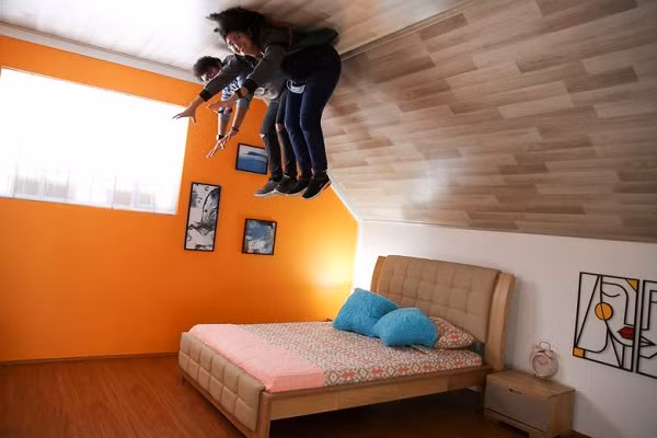 Hầu hết đều cảm thấy "điên đảo", ngỡ ngàng khi những thứ bên trong ngôi nhà không tuân theo những nguyên tắc thông thường.