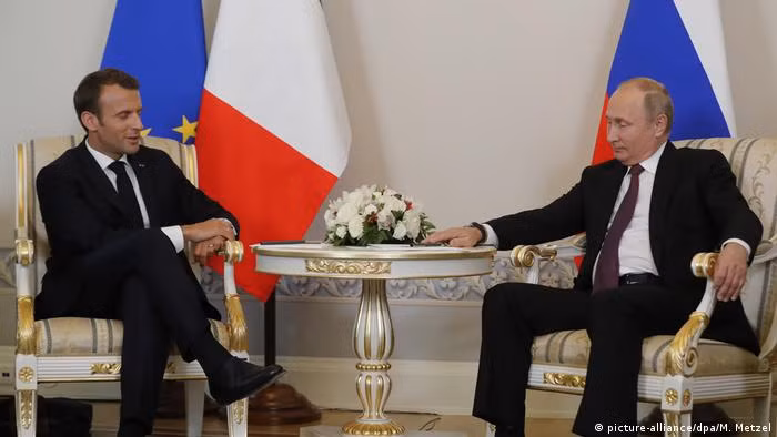 Tong thong Phap goi dien thoai cho ong Putin hon 2 tieng