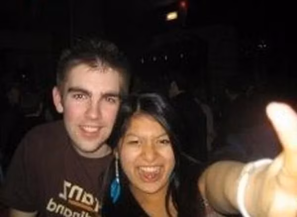 Trong khoảng thời gian tới Anh du học, bà tiếp tục gây xôn xao khi ăn vận mát mẻ, không phù hợp với hình ảnh truyền thống của các thành viên nữ trong hoàng gia Nhật.