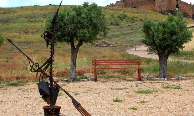 Sau khi người Do Thái bị trục xuất khỏi Tây Ban Nha, dân số của ngôi làng càng suy giảm mạnh. Từ một nơi đông đúc trù phú, Trasmoz trở nên heo hút như thị trấn ma, chỉ còn lại 62 người sinh sống.