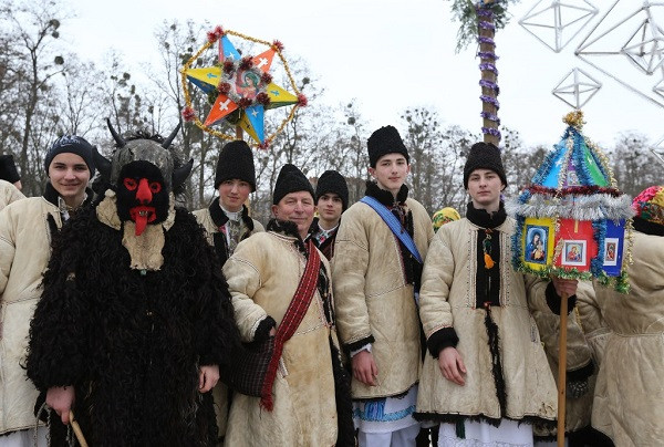 Mặc dù có lịch sử phức tạp nhưng quốc gia này lại là một trong những đất nước "trẻ" nhất thế giới khi đến năm 1991 mới hoàn toàn độc lập.