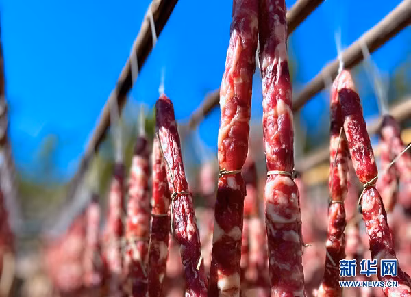 Lạp xưởng là món ăn khoái khẩu của nhiều người Trung Quốc, đồng thời cũng là thứ đồ không thể thiếu trong mâm cơm đoàn viên.