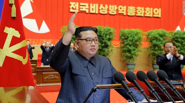 Trieu Tien tuyen bo chien thang COVID-19 sau 3 thang bung dich