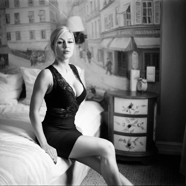 Tháng 12/2020, Khramtsova đăng tải đoạn clip có chứa hình ảnh khu vực an ninh gắt gao...