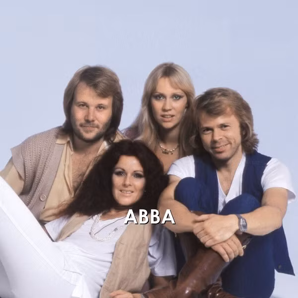 Tờ Guardian từng tiết lộ Tổng thống Putin là một fan hâm mộ của nhóm nhạc pop đến từ Thụy Điển, Abba. Một trong số những bài hát của Abba mà ông Putin yêu thích được cho là Gimme! Gimme! Gimme!.