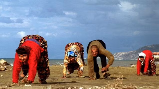 Ky la ngoi lang khong ai biet di, chi biet bo