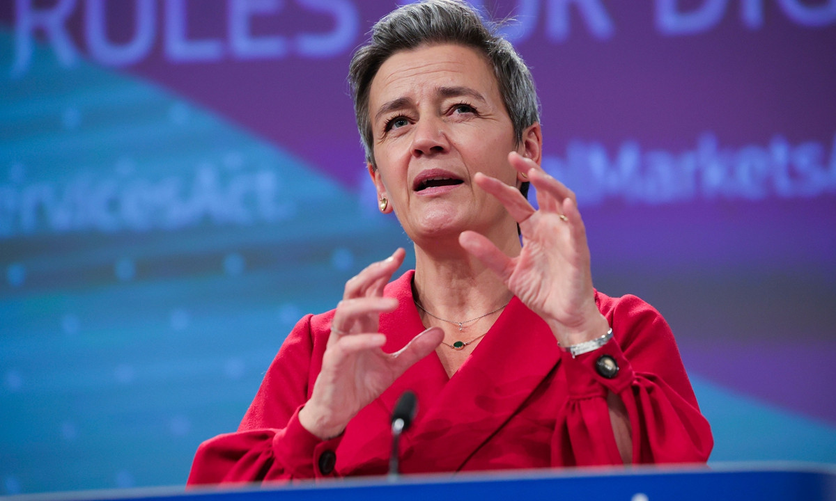 Uy vien Chau Au keu goi ngung tam nuoc nong de trung phat Nga