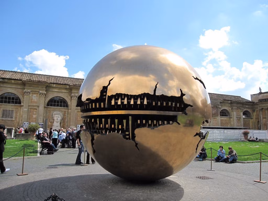 ... tuy nhiên quốc gia này cũng có đến hơn 80% thu nhập từ các khoản đầu tư từ Mỹ và Canada.