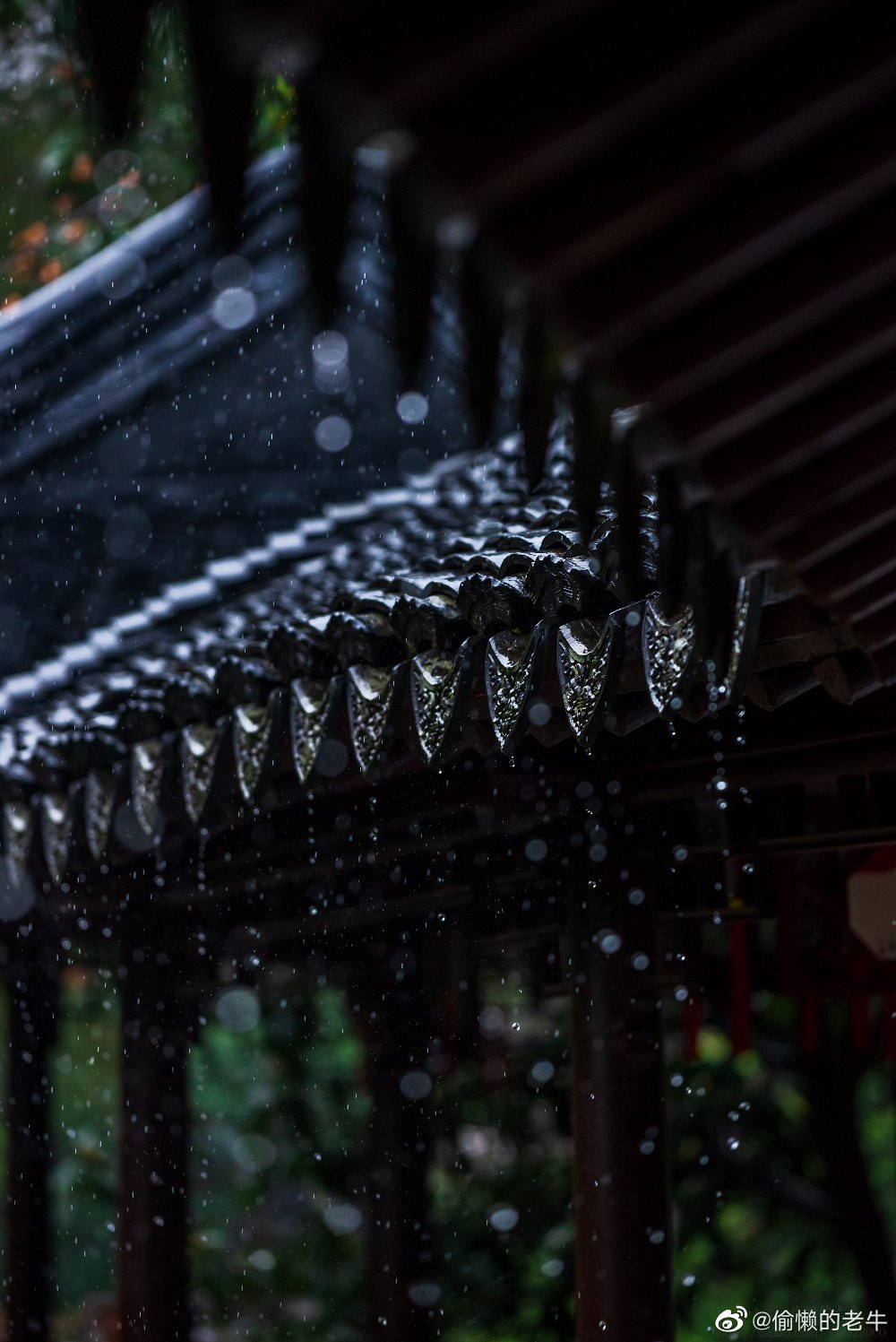 Nét đẹp cũng như nội hàm văn hóa của công trình thu hút đông đảo du khách tới tham quan.