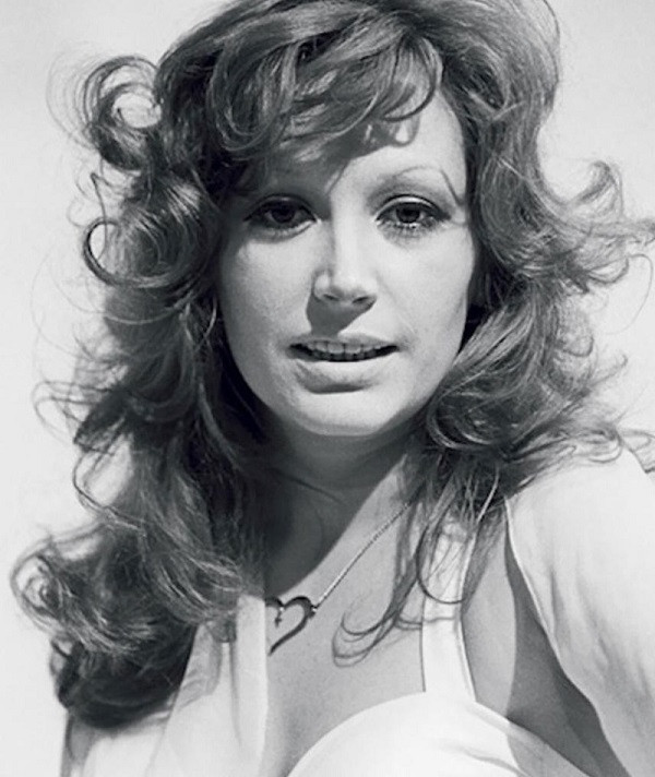 Alla Pugacheva là nghệ sĩ đình đám từ thời Liên Xô. Bà bắt đầu sự nghiệp từ năm 1965 và vẫn nổi tiếng cho tới hiện tại.