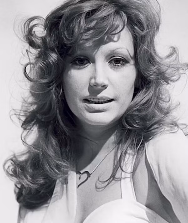 Alla Pugacheva là nghệ sĩ đình đám từ thời Liên Xô. Bà bắt đầu sự nghiệp từ năm 1965 và vẫn nổi tiếng cho tới hiện tại.