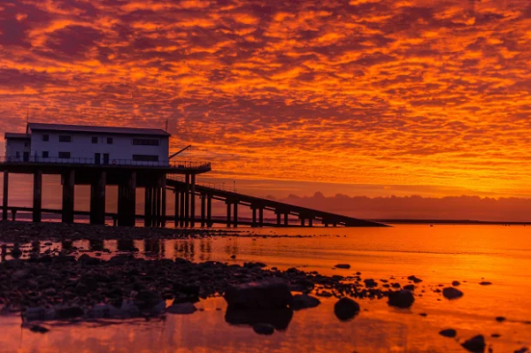 Dep ngo ngang khoanh khac binh minh ruc ro tren khap nuoc Anh