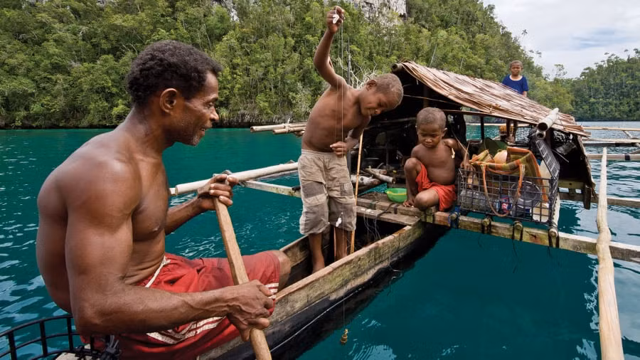 Trong đó việc khuyến khích cộng đồng địa phương trở thành thành viên tích cực trong các nỗ lực bảo tồn là một thành phần quan trọng.