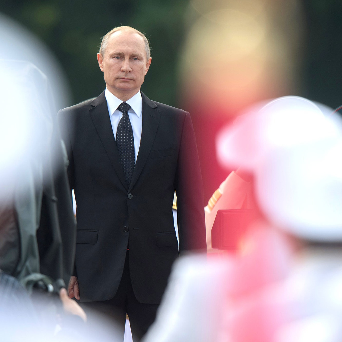 Là người không đặt nặng yếu tố thời trang nhưng nhà lãnh đạo nước Nga vẫn đánh giá cao vai trò của việc mặc đẹp.