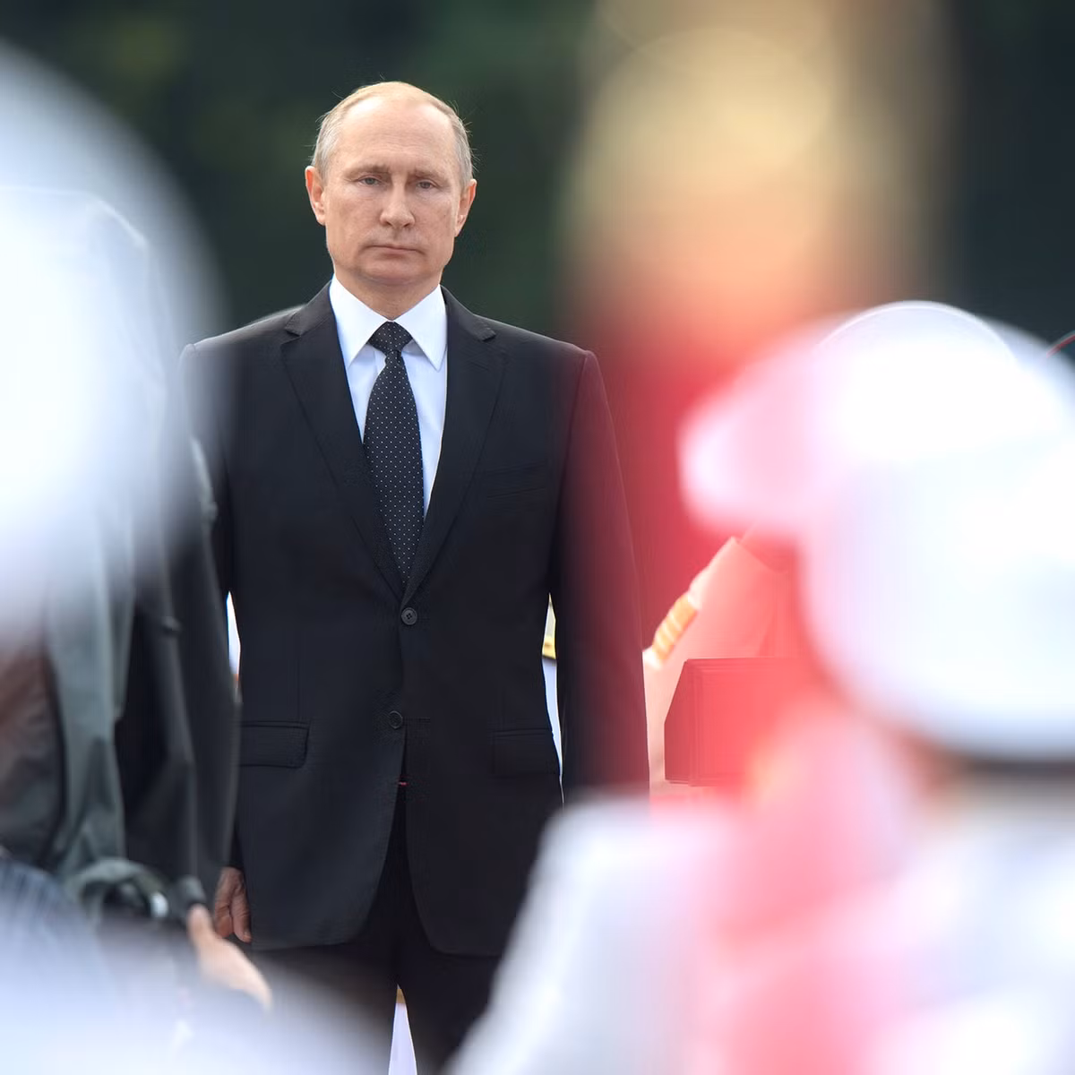 Là người không đặt nặng yếu tố thời trang nhưng nhà lãnh đạo nước Nga vẫn đánh giá cao vai trò của việc mặc đẹp.