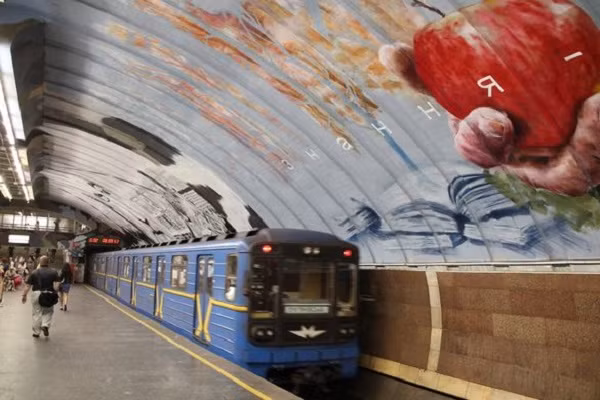 ... biến nội thất "nhạt nhẽo" thành "bữa tiệc đầy màu sắc".