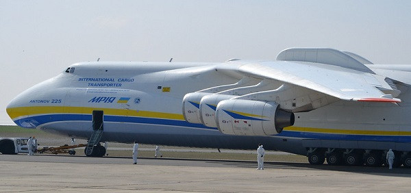 So với "tiền bối", Antonov AN-225 được bổ sung thêm 2 động cơ.