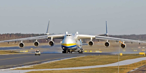 AN-225 từng bị "đắp chiếu" suốt 7 năm trước khi được "hồi sinh" vào 2001.