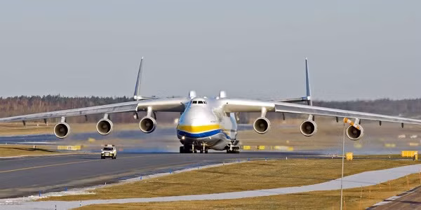 AN-225 từng bị "đắp chiếu" suốt 7 năm trước khi được "hồi sinh" vào 2001.