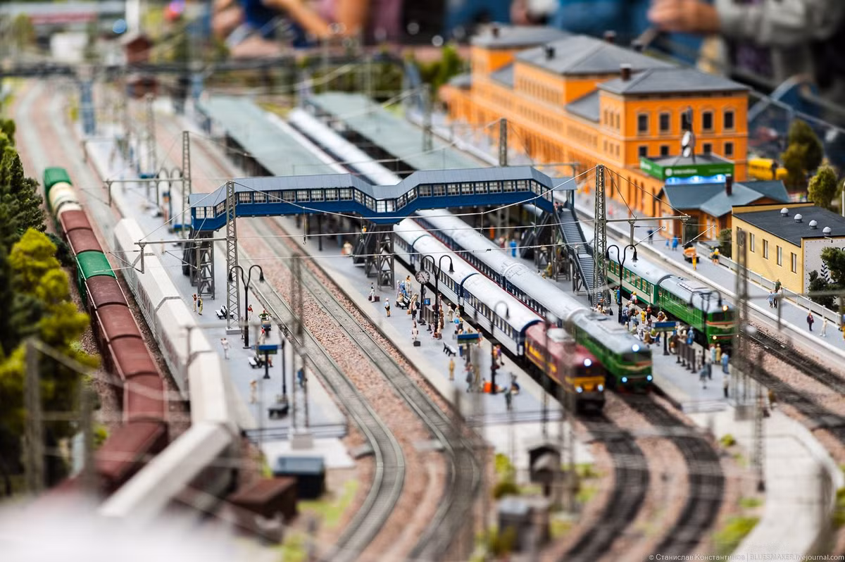 Một ngày ở nước Nga phiên bản thu nhỏ kéo dài 15 phút, trong đó có 13 phút là ban ngày và 2 phút là ban đêm.