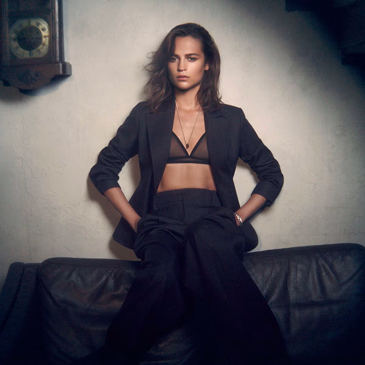 Alicia Vikander là nữ diễn viên và vũ công Thụy Điển sở hữu gương mặt xinh đẹp và nét quyến rũ say đắm lòng người.