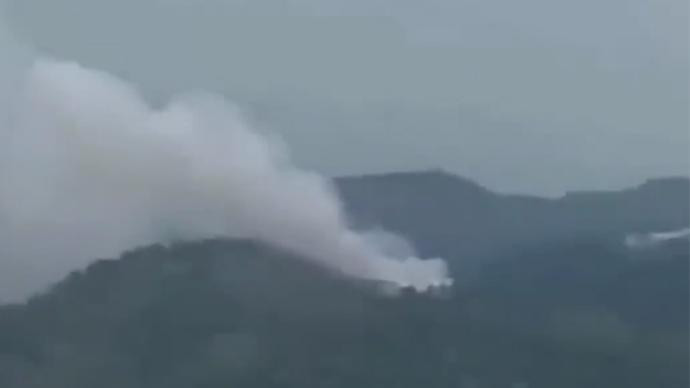 Tai nạn sau đó gây ra một vụ cháy rừng.