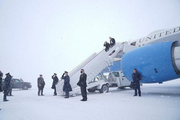Thời tiết xấu khiến Tổng thống Mỹ phải hủy chuyến bay bằng trực thăng về Nhà Trắng và phải sử dụng đường bộ thay thế.