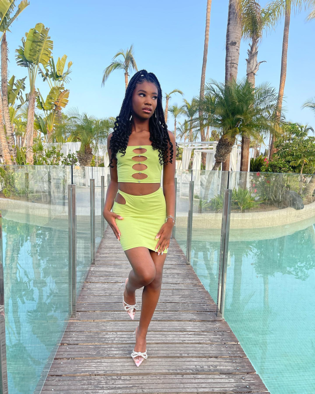 Nhờ những bài hướng dẫn trang điểm, cô bé Nya Temple không chỉ mang về cho mình lượng "fan" hùng hậu mà còn cải thiện thu nhập của bản thân.