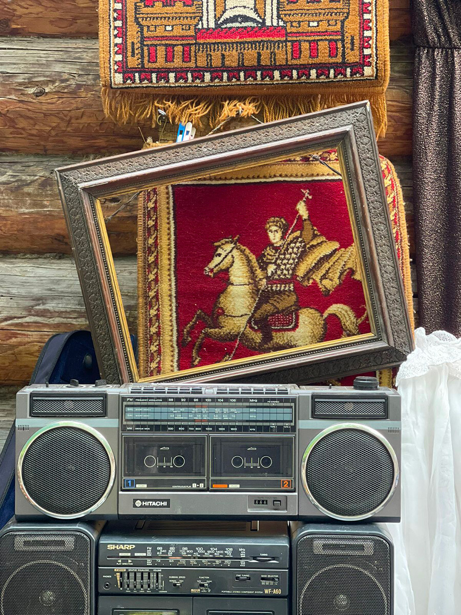 Ngoài ra còn có gian hàng bày đầy những đĩa than Vinyl, điều mà không một người đam mê âm nhạc nào có thể bỏ qua.