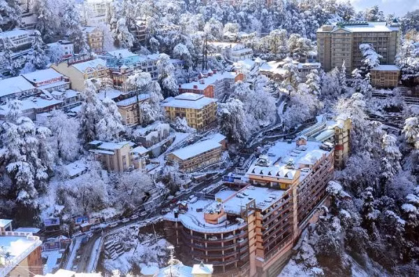Lac vao the gioi co tich tren nhung chuyen tau chay duoi mua tuyet
