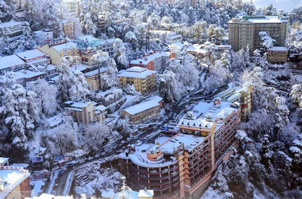 Lac vao the gioi co tich tren nhung chuyen tau chay duoi mua tuyet
