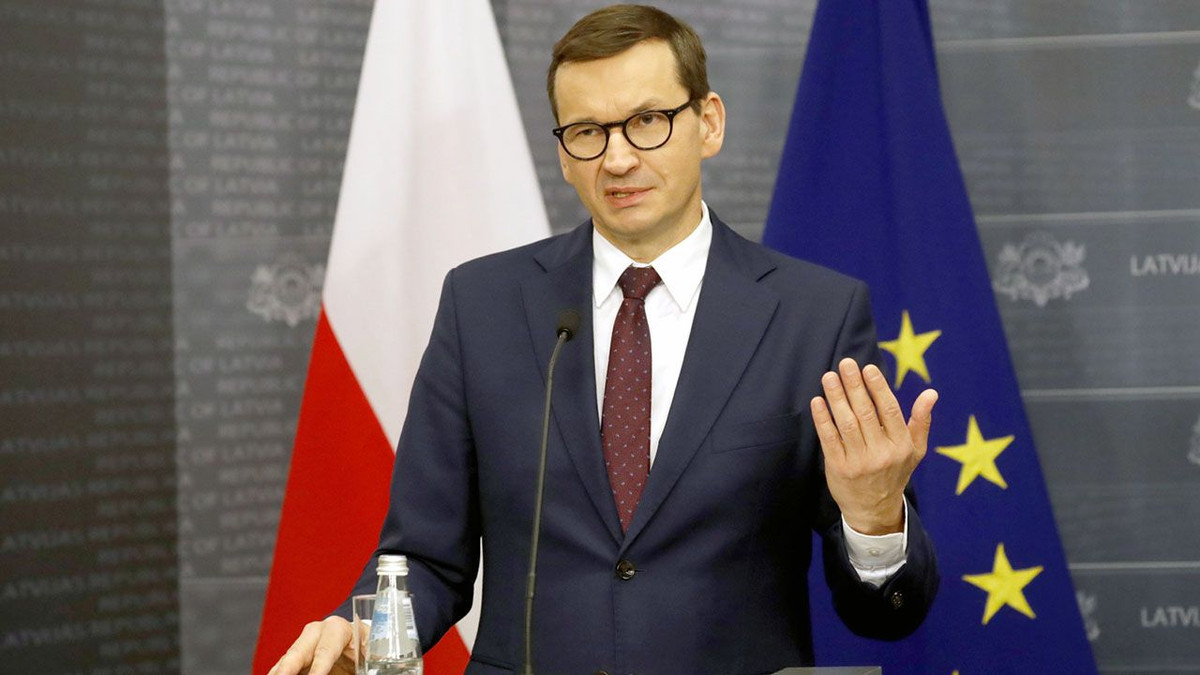 Ông từng học qua nhiều chuyên ngành, sở hữu nhiều tấm bằng của các trường Đại học danh giá.