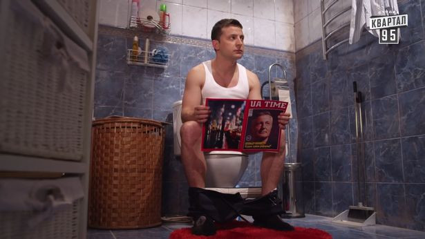 Trong loạt phim, Zelensky đóng vai Vasyl Petrovych Holoborodko, một giáo viên bộ môn lịch sử bất ngờ được bầu làm Tổng thống Ukraine sau khi đoạn video ghi lại khoảnh khắc ông phê phán tình trạng tham nhũng của chính phủ (giả tưởng) gây"sốt".