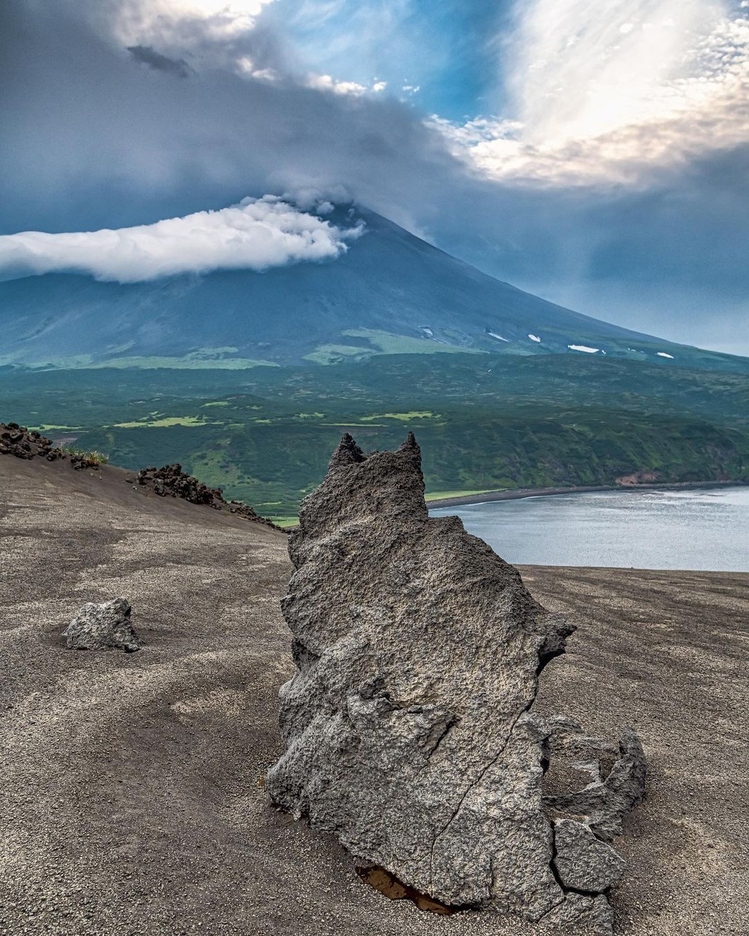 Ushishir từng được coi là vùng đất linh thiêng, quê hương của thần sấm sét.