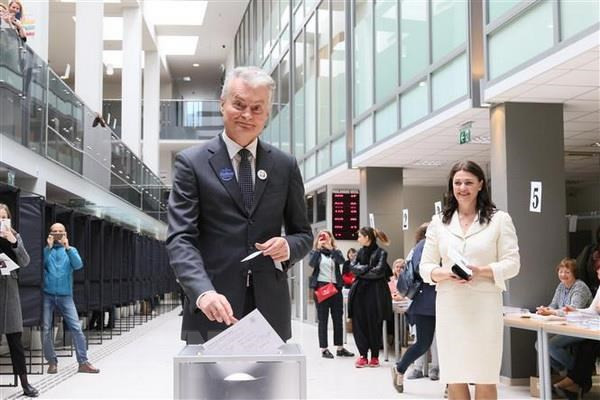 Năm 2019, ông Gitanas giành chiến thắng trong cuộc bầu cử tổng thống Litva khi nhận được 72% số phiếu ủng hộ.