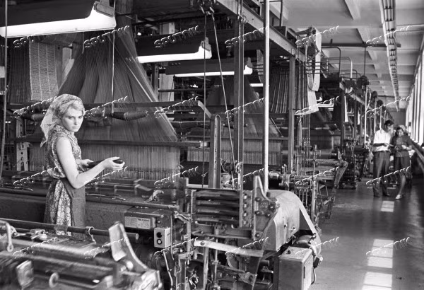 Vào khoảng thế kỷ 17, nghề dệt ở Ivanovo phát triển mạnh mẽ và trở thành trung tâm dệt may hàng đầu của Nga vào thế kỷ 19.