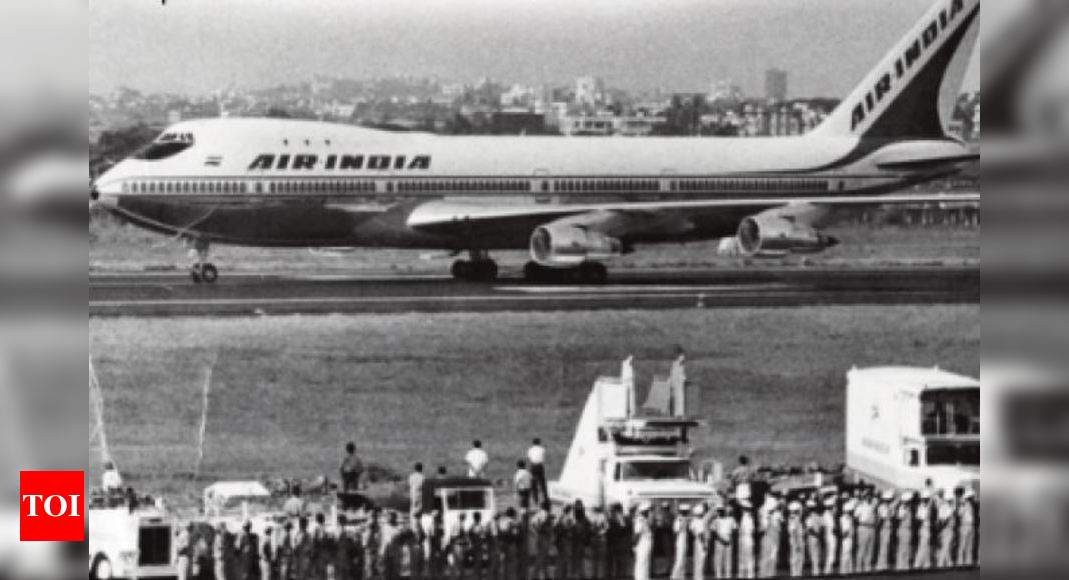 Chỉ vài phút sau khi cất cánh, do trục trặc thiết bị, chuyến bay 855 của Air India (1978) đã bị rơi xuống biển khiến tất cả 213 hành khách và phi hành đoàn thiệt mạng.