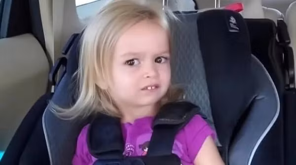 Bat ngo hinh anh hien tai cua be gai la “thanh meme” nam nao