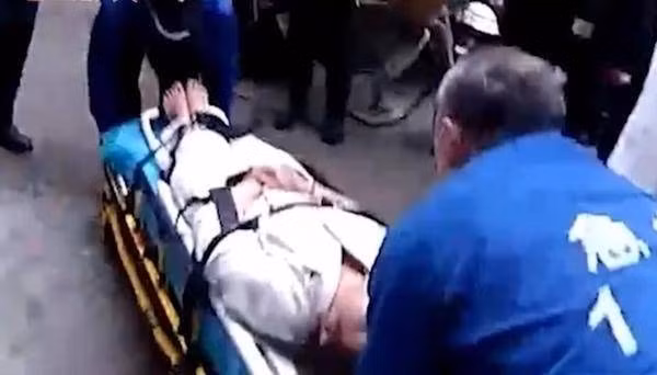 Vo ru chong uong ruou say khuot roi co hanh dong het hon-Hinh-2