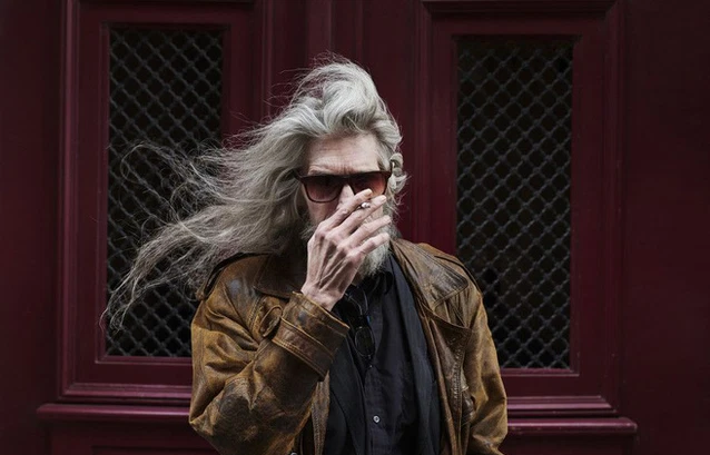 Tại đây, ông tìm thấy niềm đam mê với âm nhạc nhưng lại không mấy thành công khi theo đuổi nó.