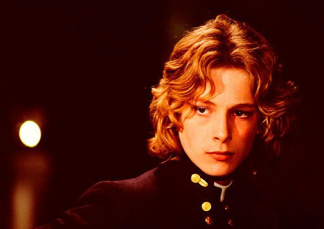 Sau khi bị tung tin đồn thất thiệt, Bjorn bị ghét bỏ và phải rời xa kinh đô điện ảnh thế giới để tới Nhật Bản.