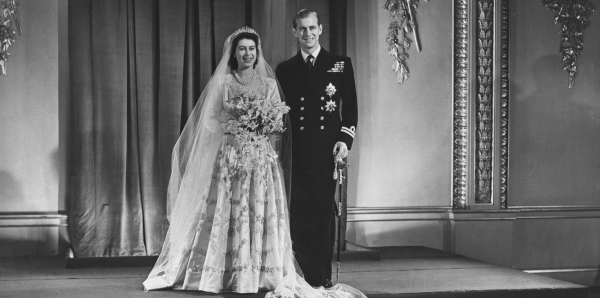 Ngày 20/11/1947, Công chúa Elizabeth kết hôn cùng Trung úy Philip Mountbatten ở Westminster Abbey. Chuyện tình cũng như cuộc hôn nhân của cả hai luôn khiến công chúng ngưỡng mộ.