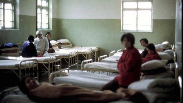 Trung Quoc: Benh nhan tam than bi hanh ha, cuong hiep