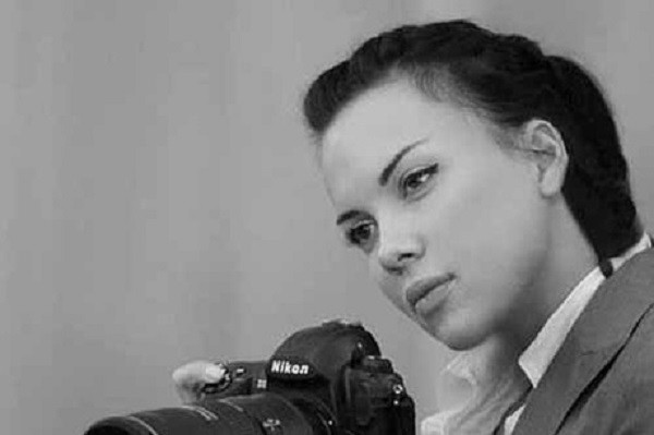 Đây cũng thời điểm cả hai vướng tin đồn tình ái thất thiệt.