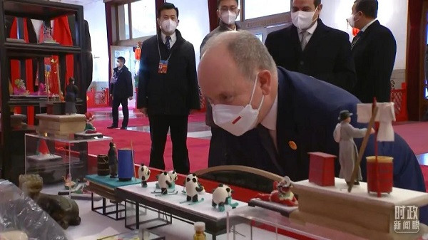 Buổi quốc yến có sự tham dự của Tổng thống Nga Vladimir Putin, Tổng thống Kazakhstan Kassym-Jomart Tokayev, Thủ tướng Pakistan Imran Khan, Tổng thống Ai Cập Abdel Fattah al-Sisi, Thái tử Arab Saudi Mohammed bin Salman cùng nhiều lãnh đạo từ châu Âu và châu Á - Thái Bình Dương.