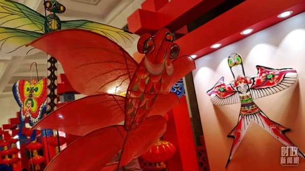 Ngoài tiệc tối, chương trình còn bao gồm biểu diễn âm nhạc và kỹ nghệ truyền thống.