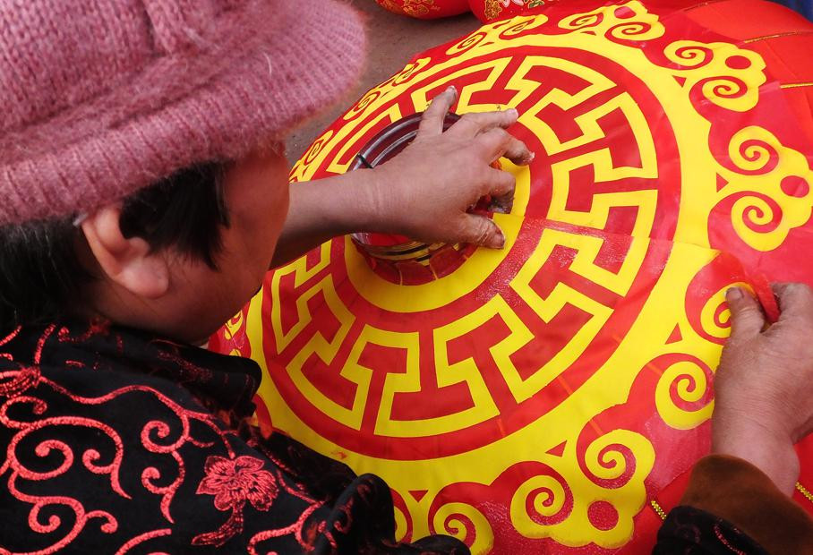 Mỗi công đoạn đều được người dân chăm chút tỉ mỉ.